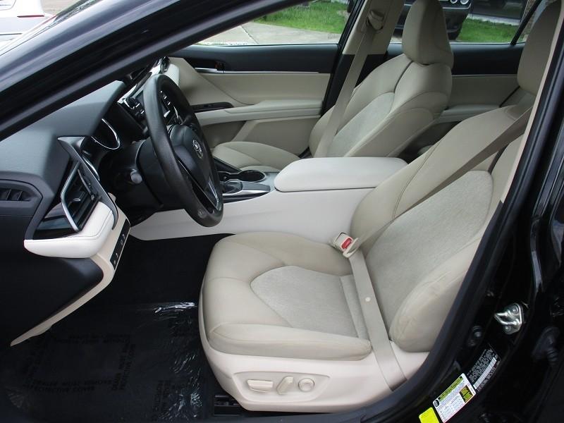 Toyota Camry XLE Auto (Natl) 2019