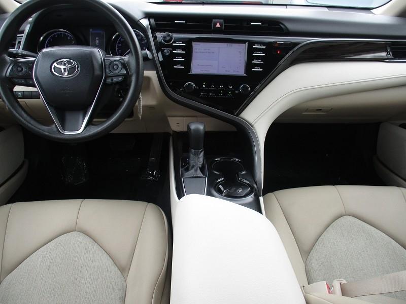 Toyota Camry XLE Auto (Natl) 2019