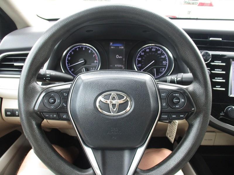 Toyota Camry XLE Auto (Natl) 2019