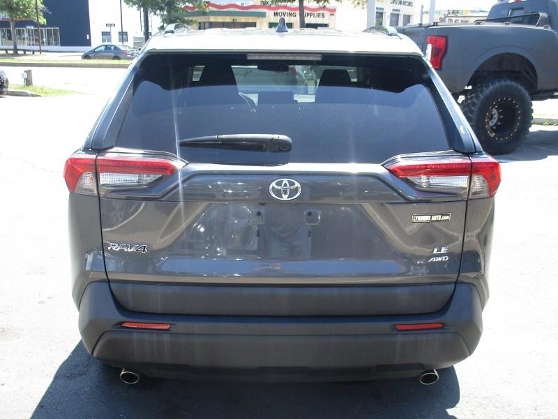 Toyota RAV4 LE AWD (Natl) 2021