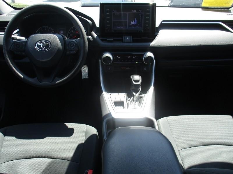 Toyota RAV4 LE AWD (Natl) 2021