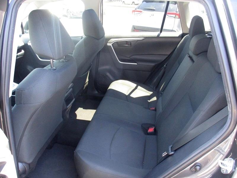 Toyota RAV4 LE AWD (Natl) 2021
