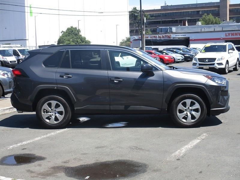 Toyota RAV4 LE AWD (Natl) 2021