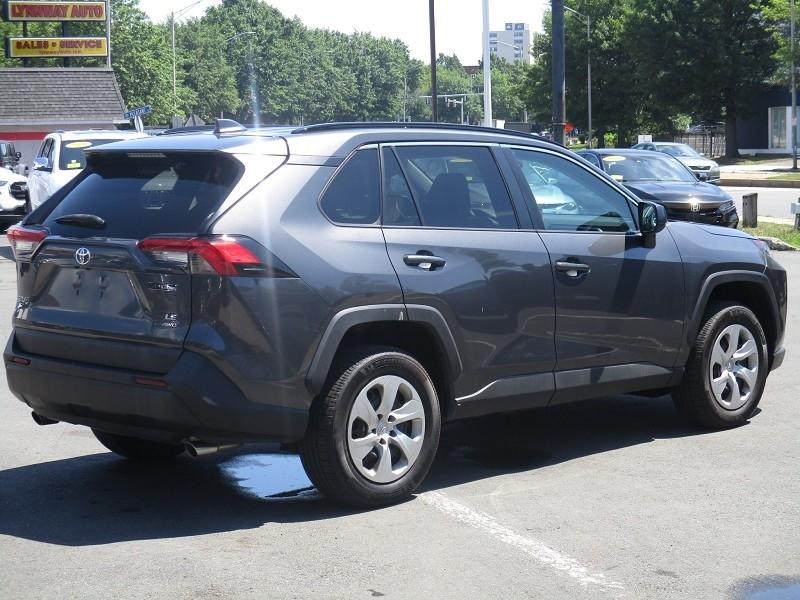Toyota RAV4 LE AWD (Natl) 2021