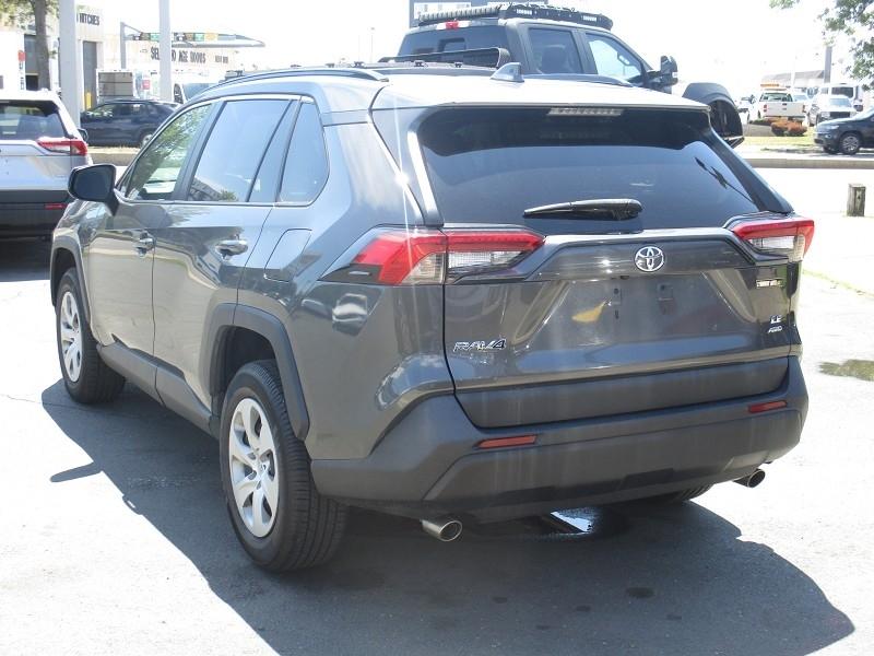 Toyota RAV4 LE AWD (Natl) 2021