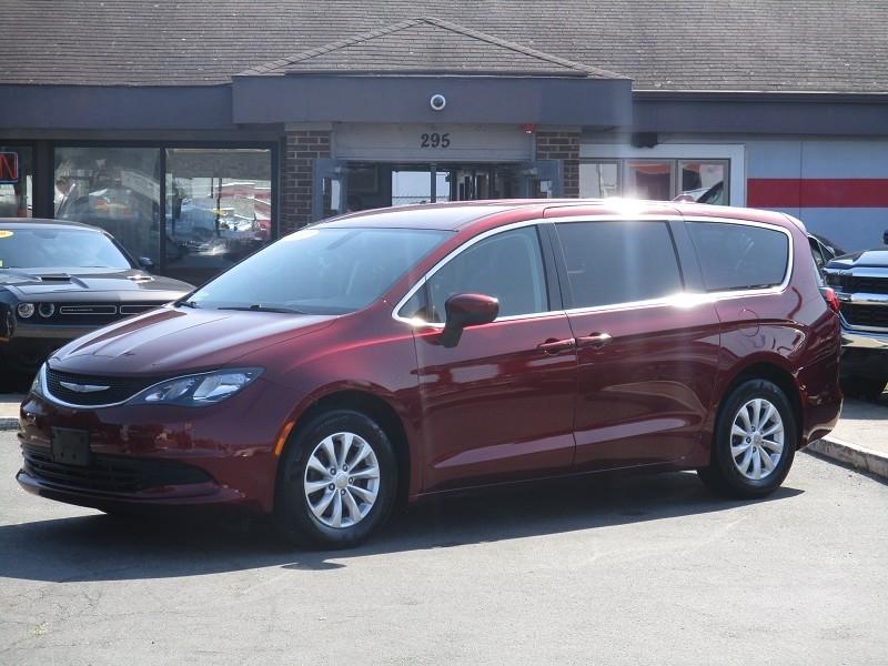 2017 Chrysler Pacifica Touring FWD