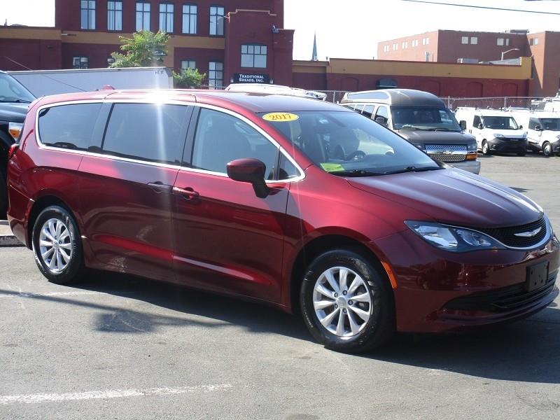 Chrysler Pacifica Touring FWD 2017
