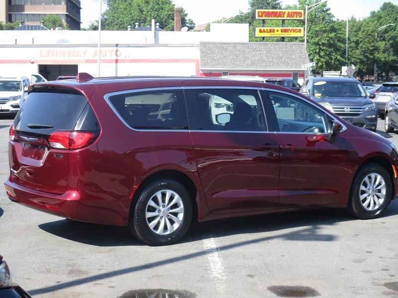 Chrysler Pacifica Touring FWD 2017