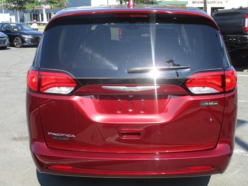 Chrysler Pacifica Touring FWD 2017