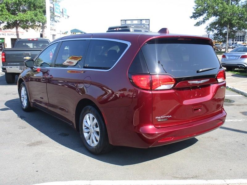Chrysler Pacifica Touring FWD 2017