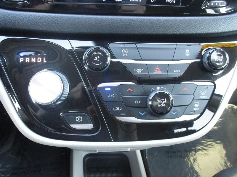 Chrysler Pacifica Touring FWD 2017