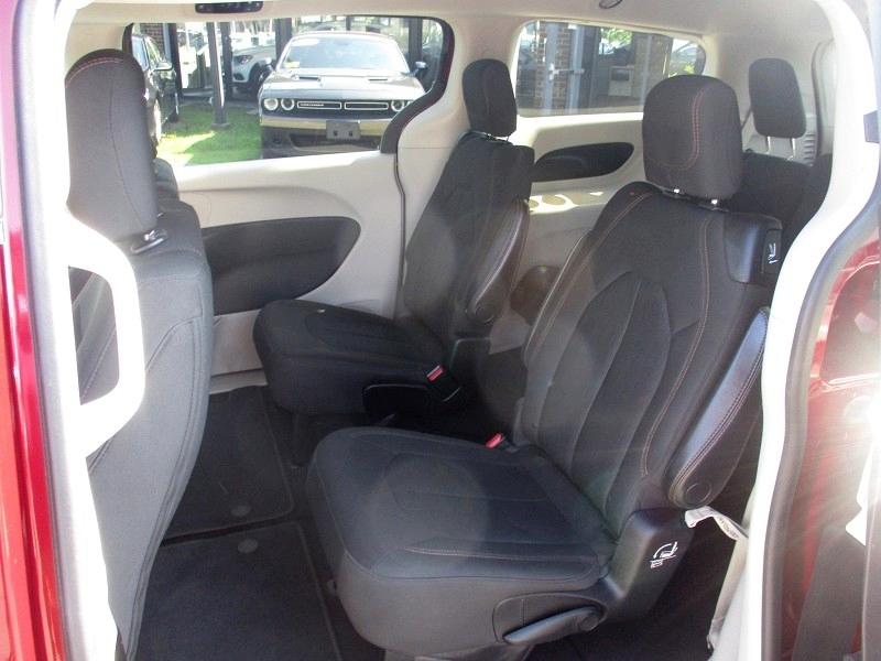 Chrysler Pacifica Touring FWD 2017