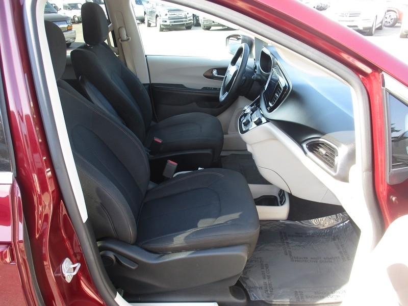Chrysler Pacifica Touring FWD 2017