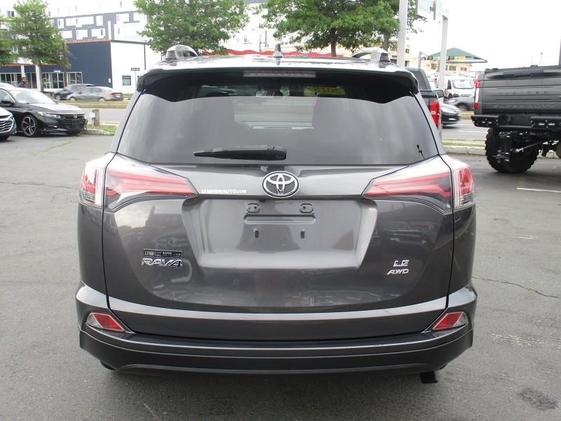 Toyota RAV4 LE AWD (Natl) 2018