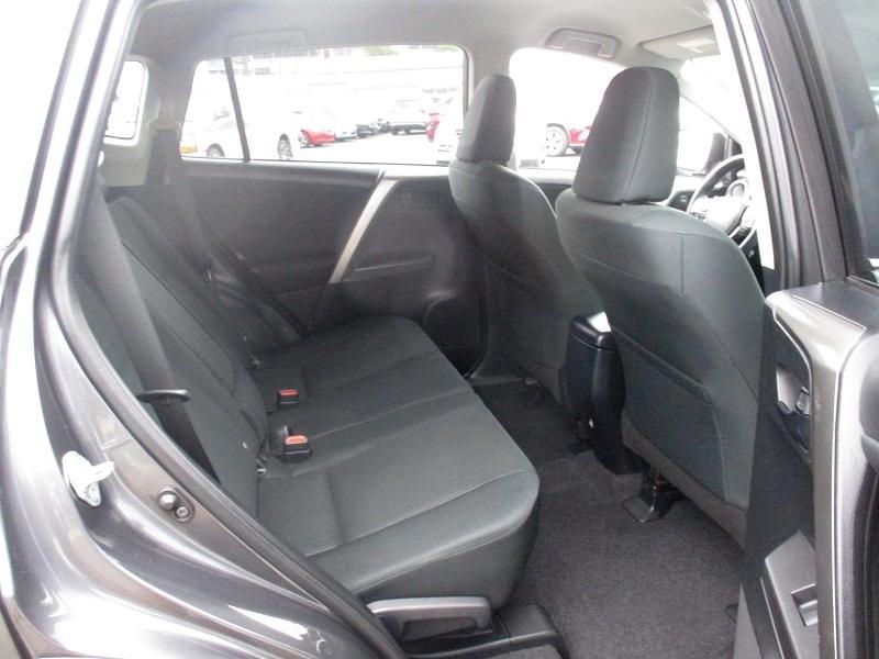 Toyota RAV4 LE AWD (Natl) 2018