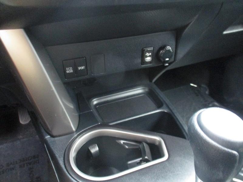 Toyota RAV4 LE AWD (Natl) 2018