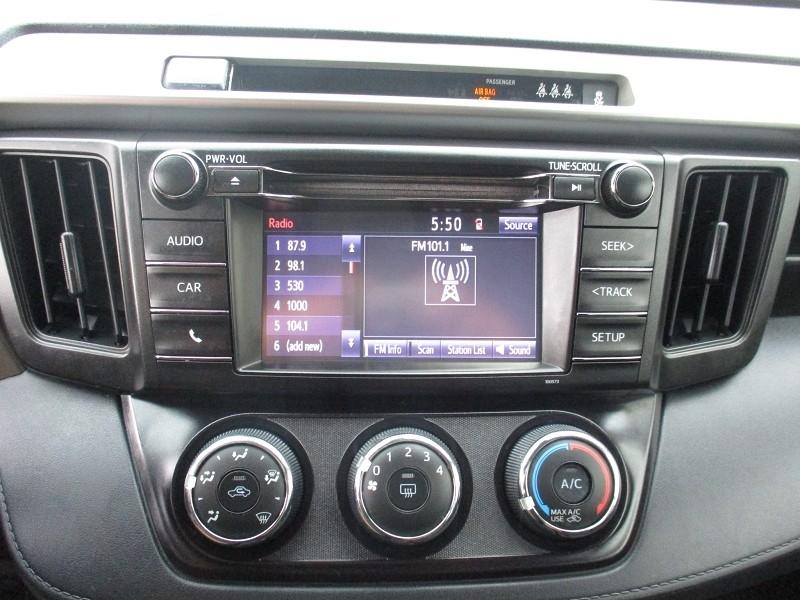 Toyota RAV4 LE AWD (Natl) 2018