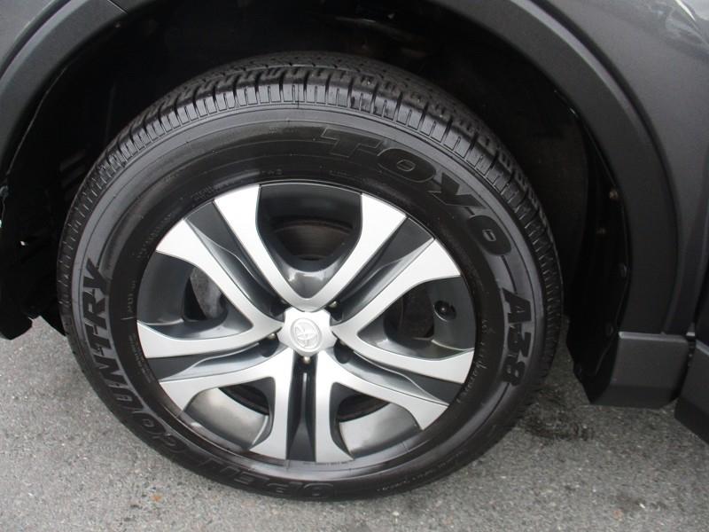 Toyota RAV4 LE AWD (Natl) 2018