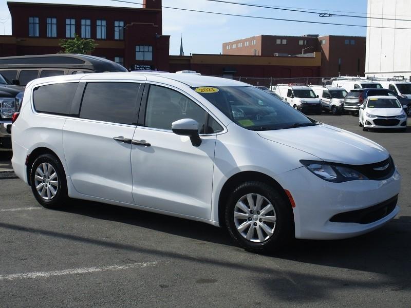 Chrysler Voyager L FWD 2021