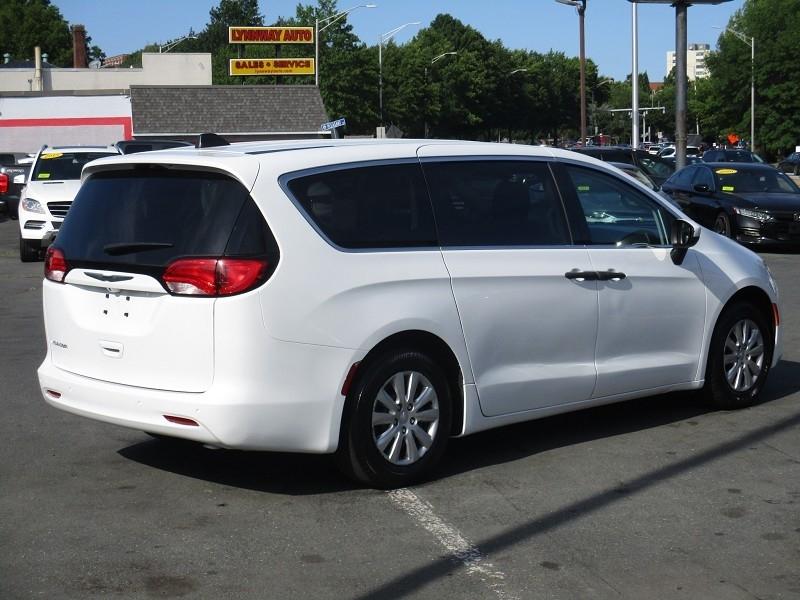 Chrysler Voyager L FWD 2021
