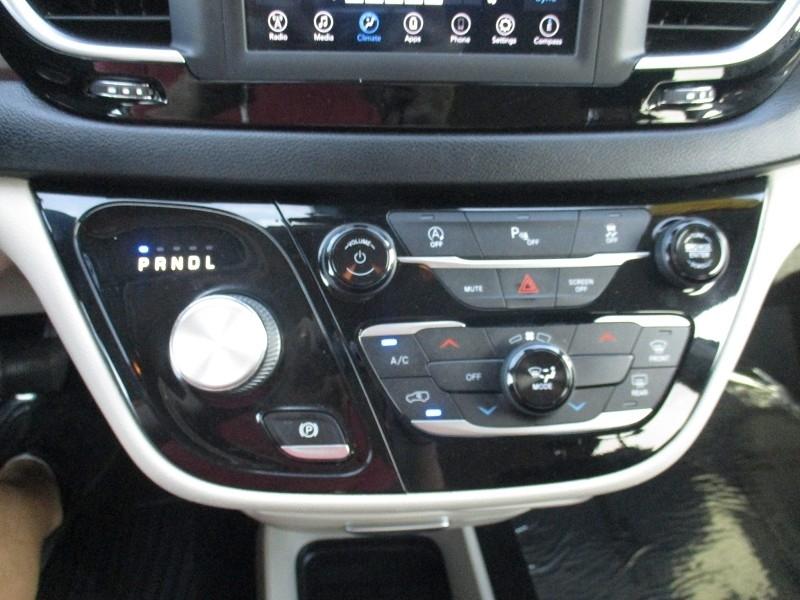 Chrysler Voyager L FWD 2021