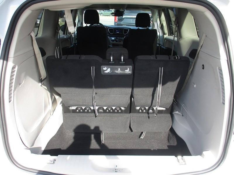 Chrysler Voyager L FWD 2021