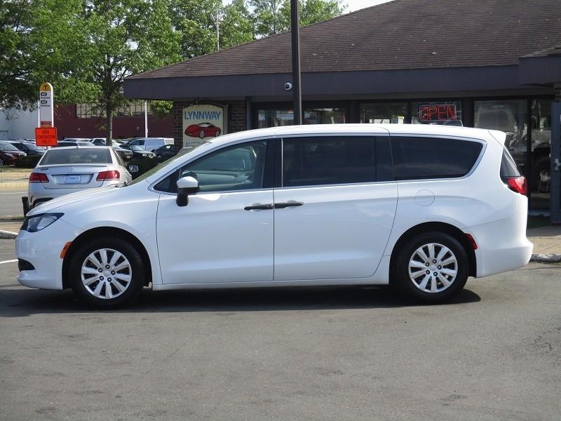Chrysler Voyager L FWD 2021