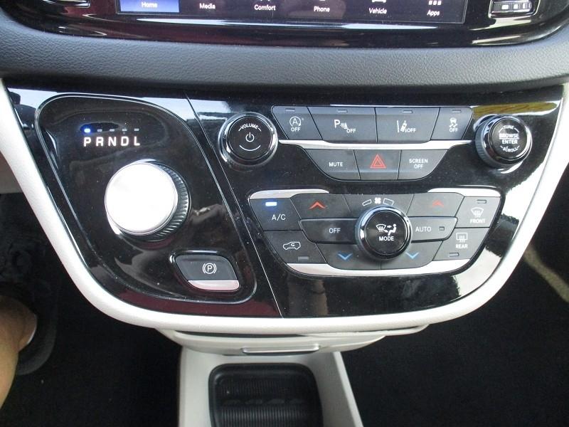 Chrysler Pacifica Touring L FWD 2024