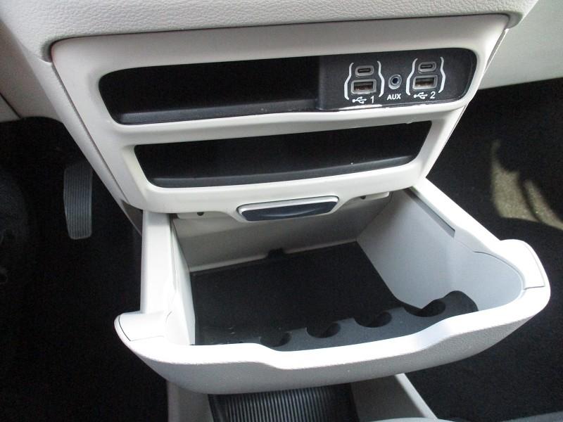 Chrysler Pacifica Touring L FWD 2024