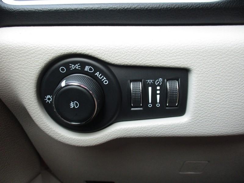 Chrysler Pacifica Touring L FWD 2024