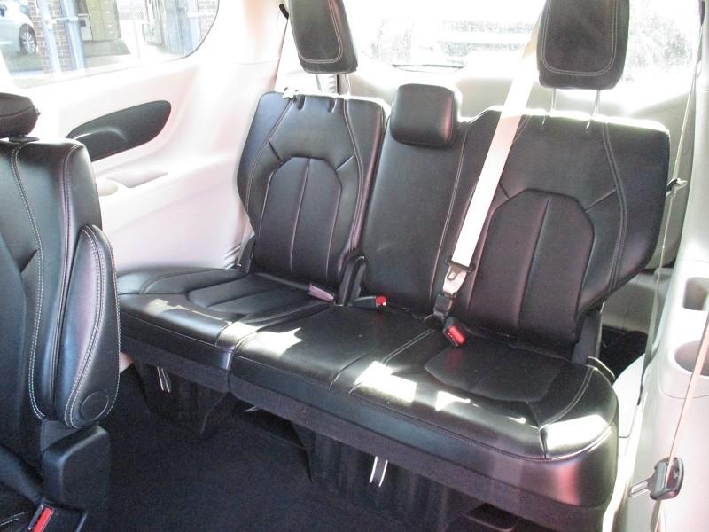 Chrysler Pacifica Touring L FWD 2024