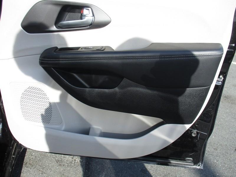Chrysler Pacifica Touring L FWD 2024