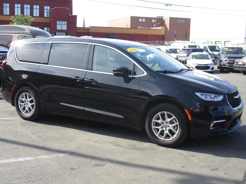 Chrysler Pacifica Touring L FWD 2024