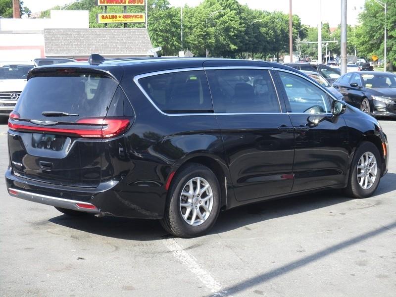 Chrysler Pacifica Touring L FWD 2024