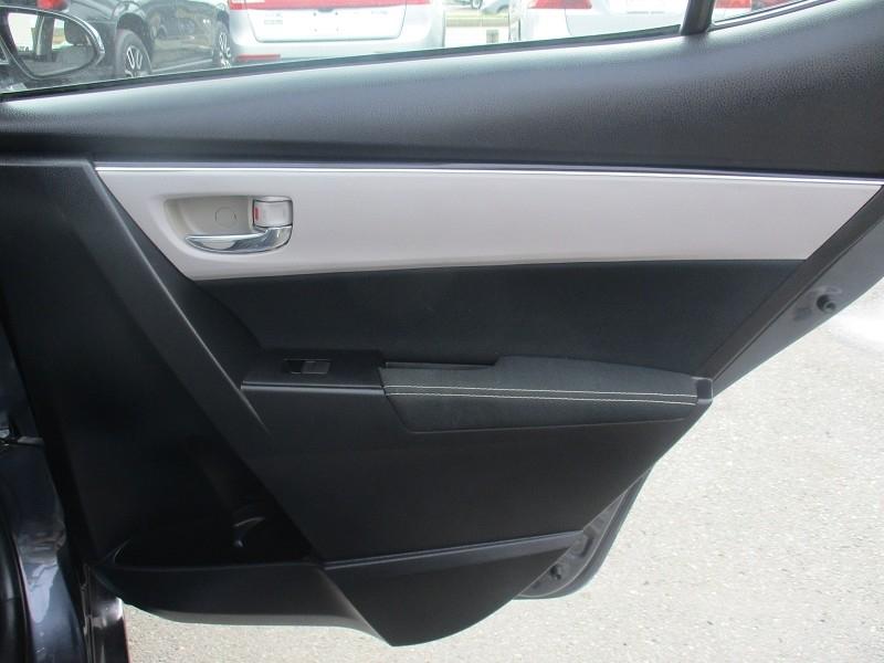 Toyota Corolla XLE CVT (Natl) 2018