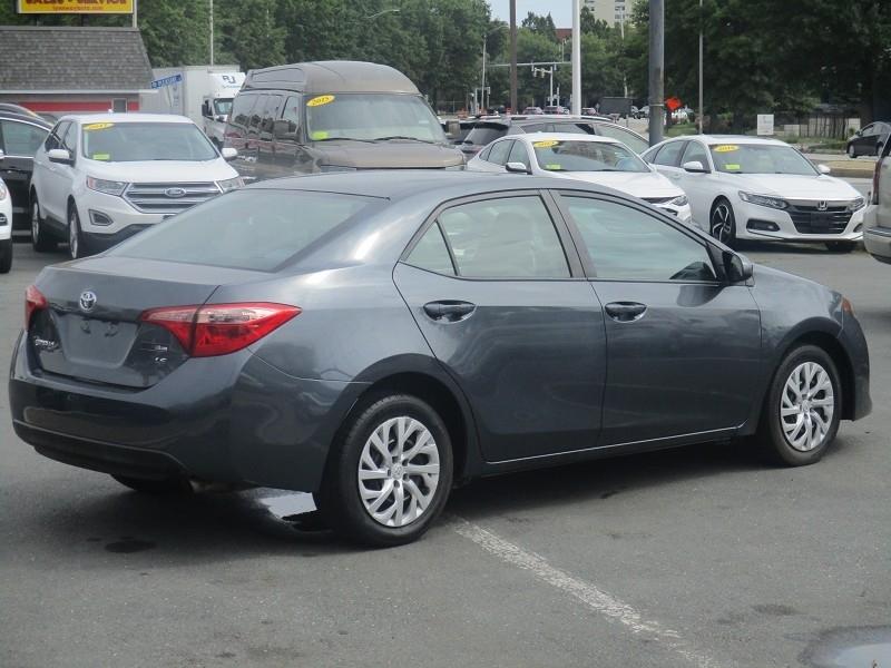 Toyota Corolla XLE CVT (Natl) 2018