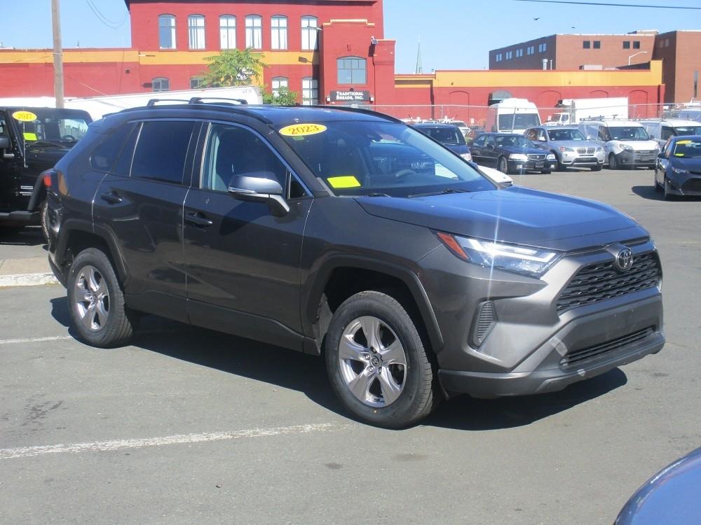 Toyota RAV4 XLE FWD (Natl) 2023