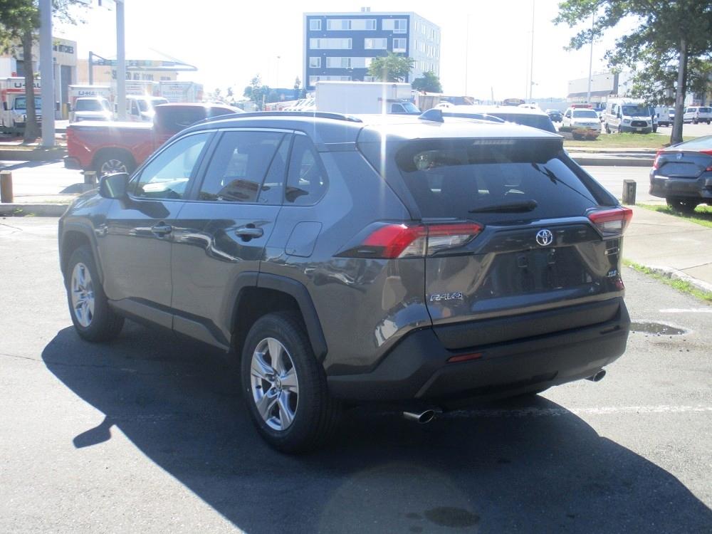 Toyota RAV4 XLE FWD (Natl) 2023