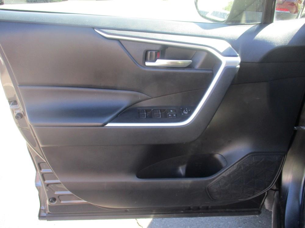 Toyota RAV4 XLE FWD (Natl) 2023