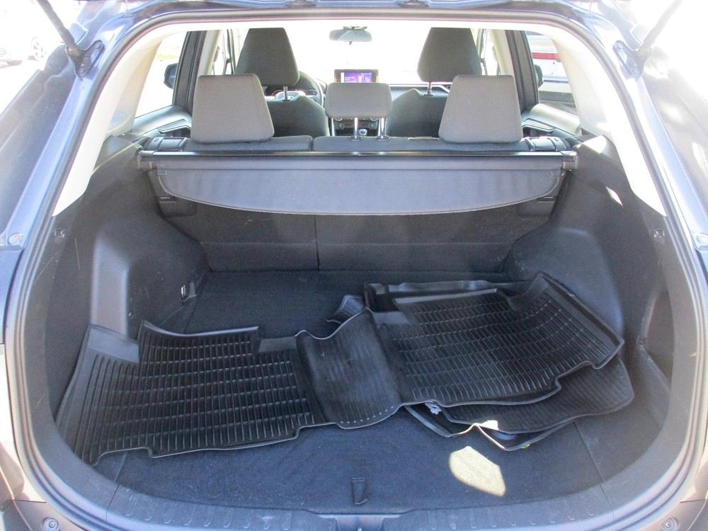 Toyota RAV4 XLE FWD (Natl) 2023
