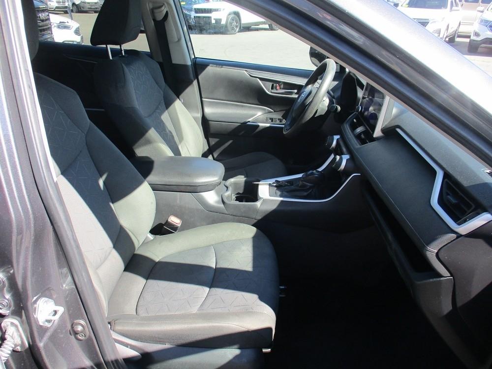Toyota RAV4 XLE FWD (Natl) 2023