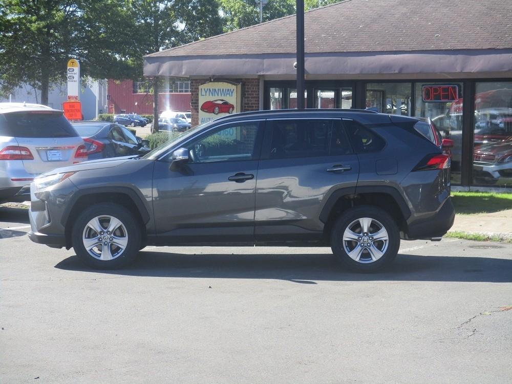 Toyota RAV4 XLE FWD (Natl) 2023