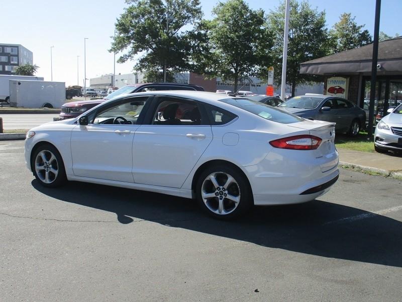 Ford Fusion 4dr Sdn SE FWD 2014