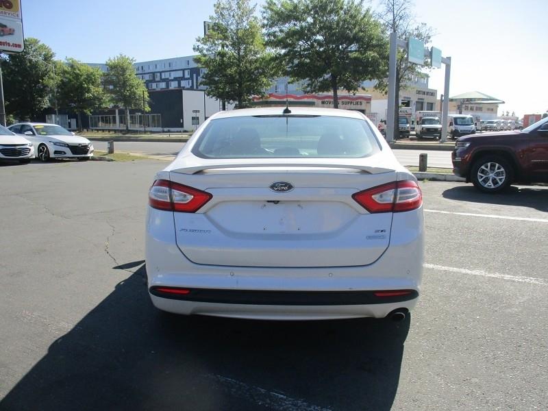 Ford Fusion 4dr Sdn SE FWD 2014