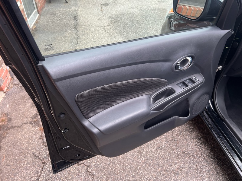 Nissan Versa 1.6 SL Sedan 2017