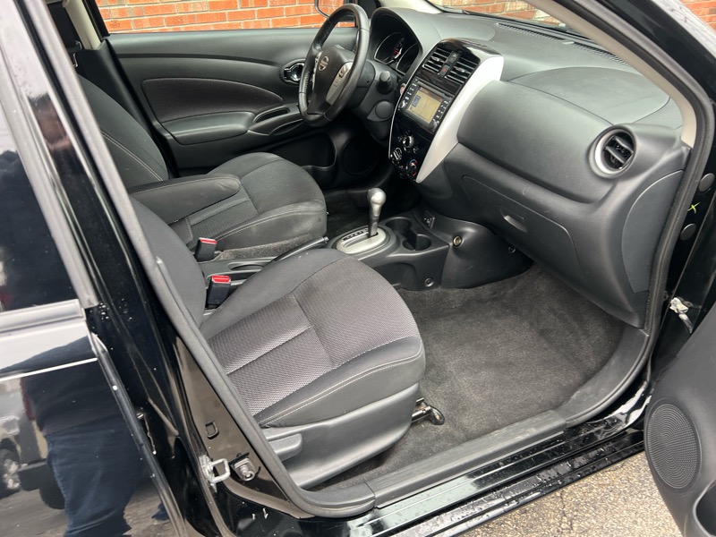 Nissan Versa 1.6 SL Sedan 2017