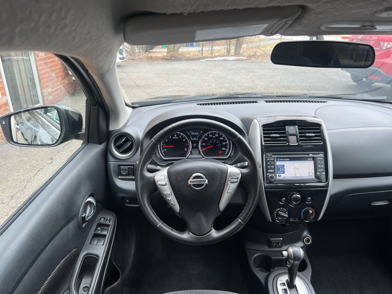 Nissan Versa 1.6 SL Sedan 2017