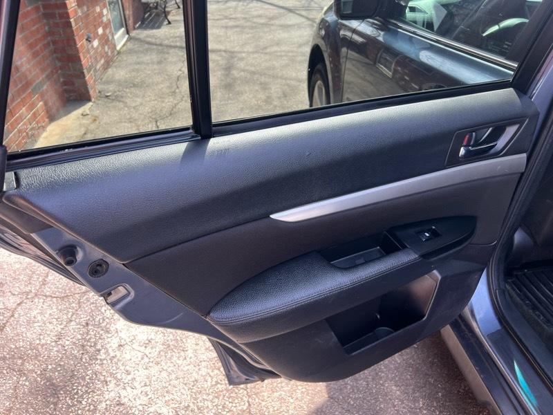 Subaru Outback 2.5i Premium 2013