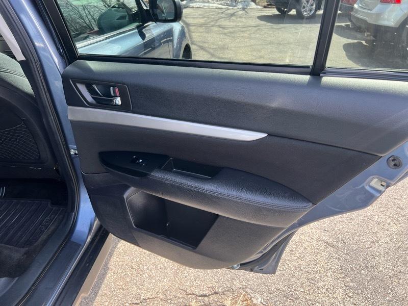 Subaru Outback 2.5i Premium 2013