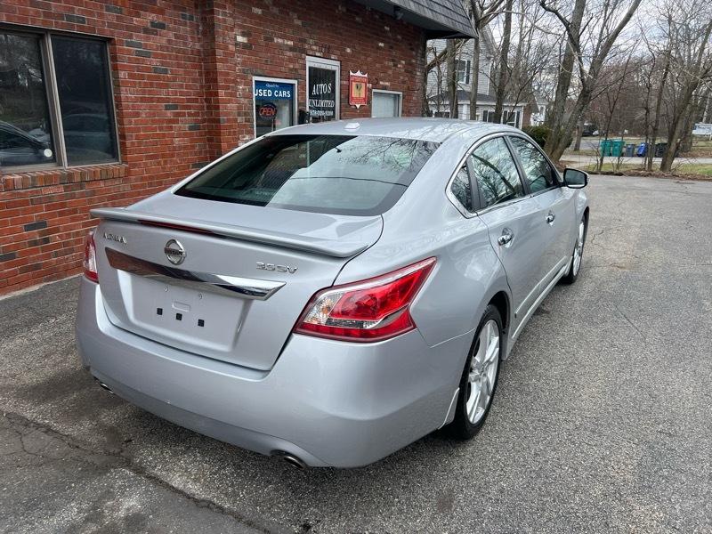 Nissan Altima 4dr Sdn V6 3.5 SV 2013